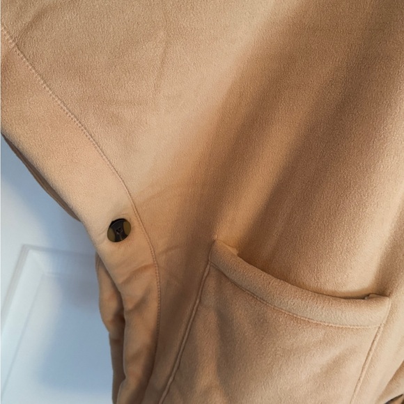 Cuddl Duds Fleece Bonded with Sherpa
Cambridge Capelet - Picture 5 of 8